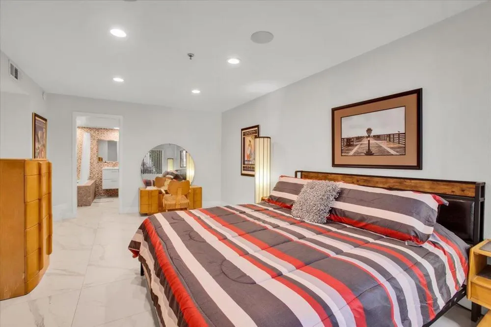 200 E Racquet Club Road #31 Palm Springs, CA 92262