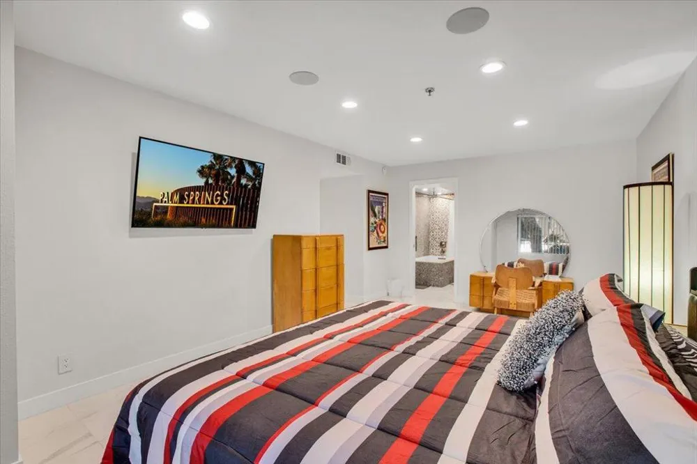 200 E Racquet Club Road #31 Palm Springs, CA 92262