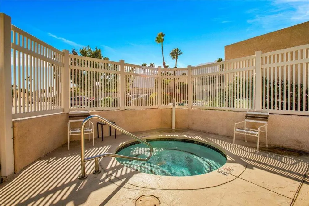 200 E Racquet Club Road #31 Palm Springs, CA 92262