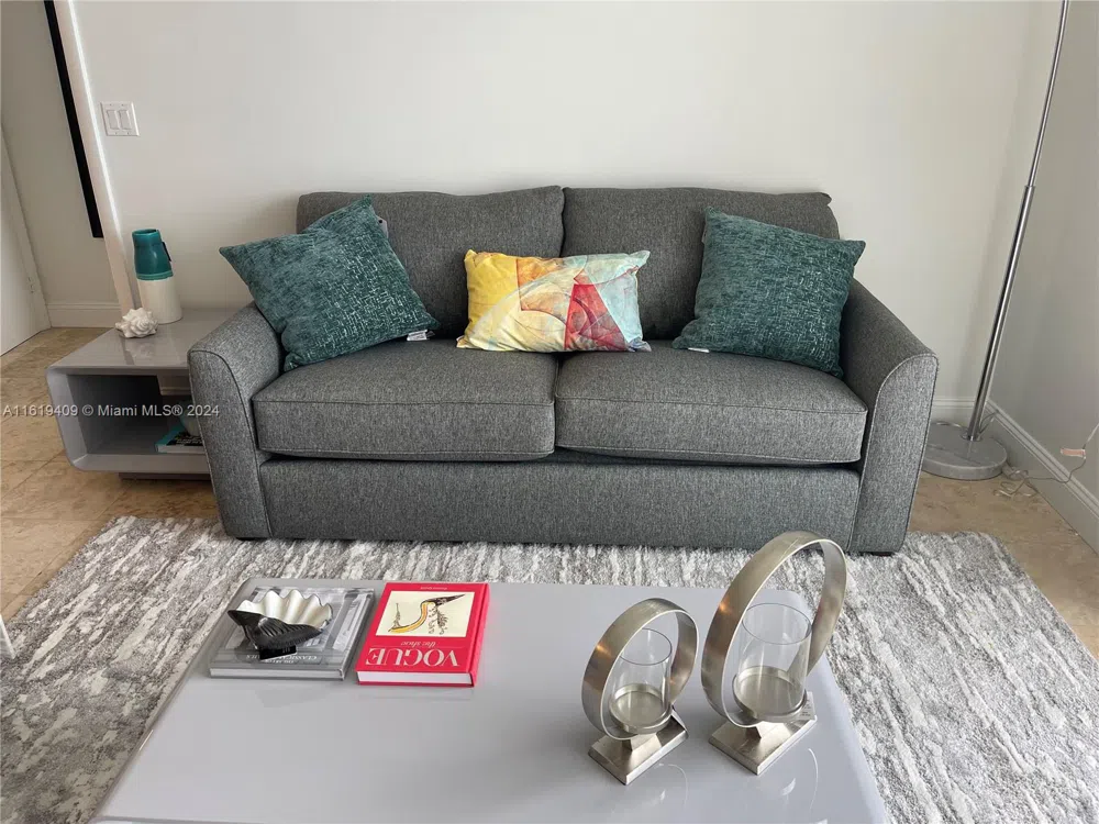 6365 Collins Ave #2610 Miami Beach, FL 33141
