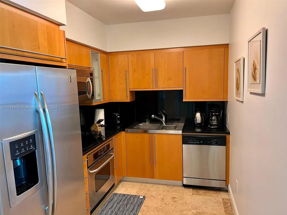 6365 Collins Ave #2610 Miami Beach, FL 33141