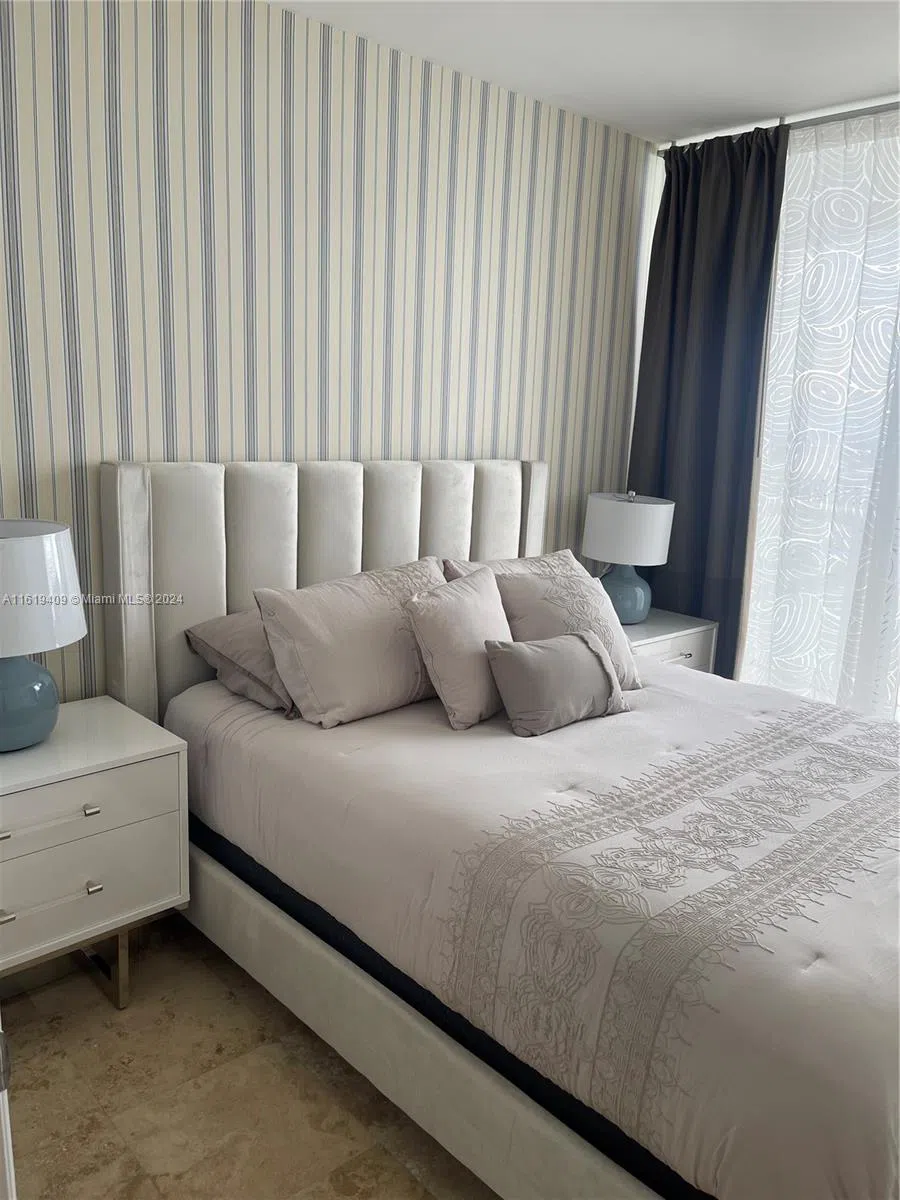 6365 Collins Ave #2610 Miami Beach, FL 33141