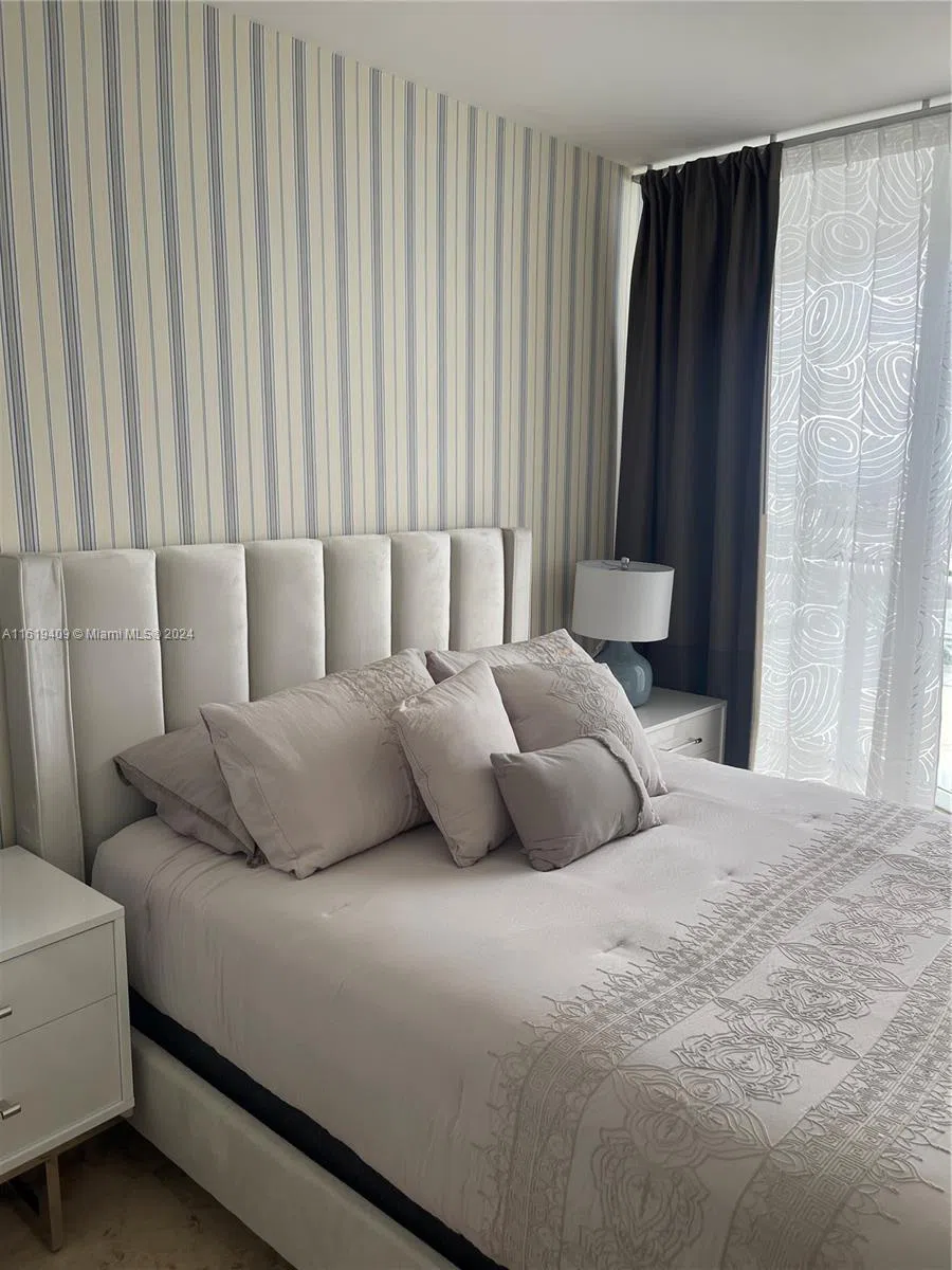 6365 Collins Ave #2610 Miami Beach, FL 33141