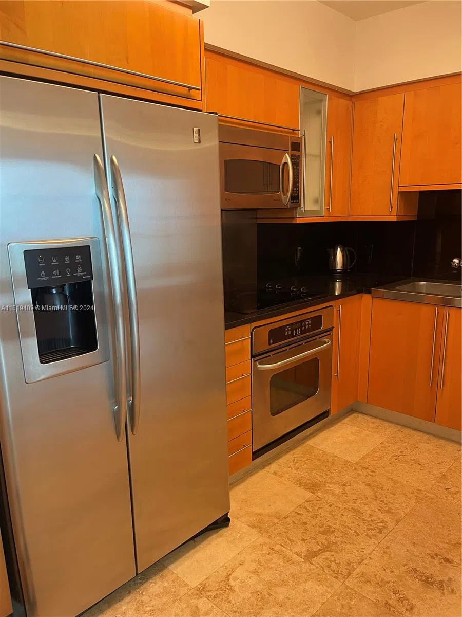 6365 Collins Ave #2610 Miami Beach, FL 33141