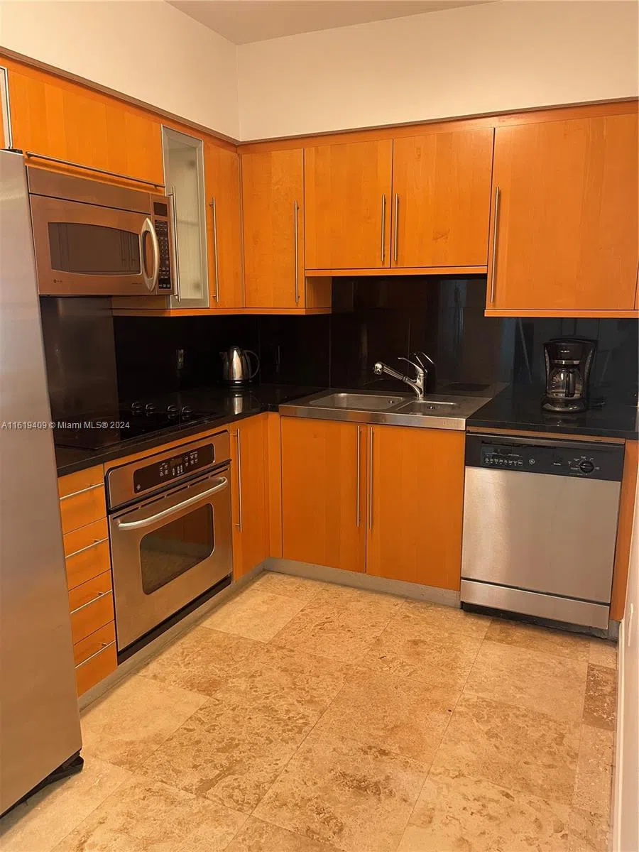 6365 Collins Ave #2610 Miami Beach, FL 33141