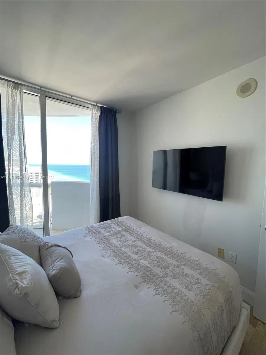 6365 Collins Ave #2610 Miami Beach, FL 33141