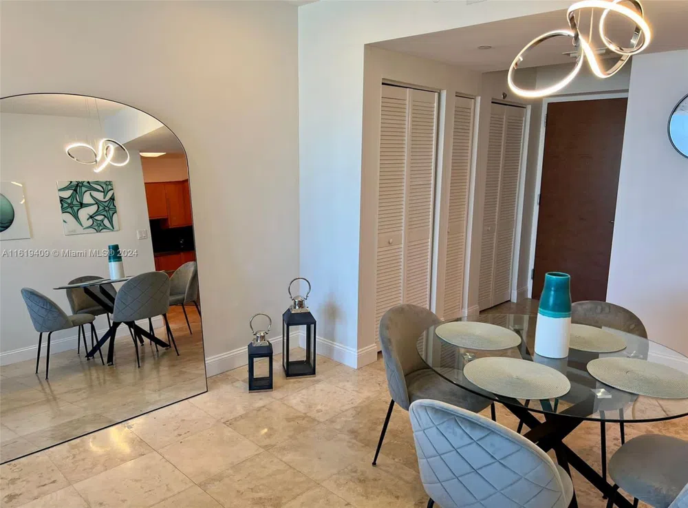 6365 Collins Ave #2610 Miami Beach, FL 33141