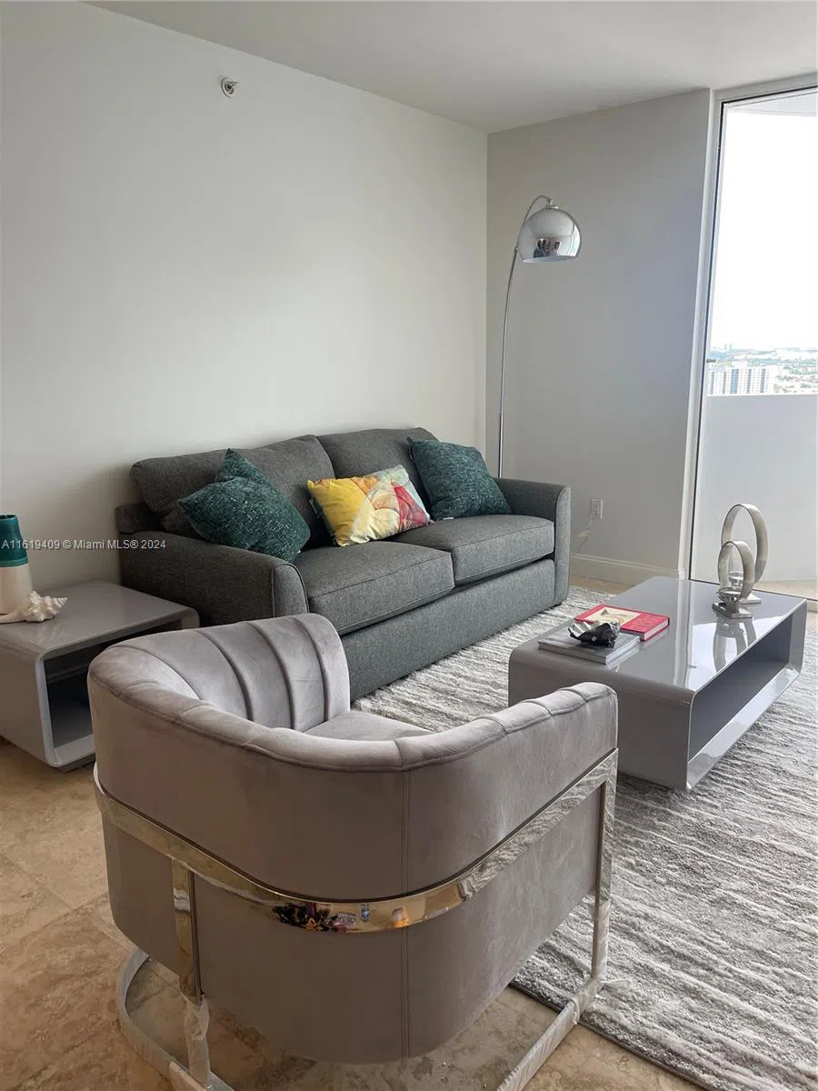 6365 Collins Ave #2610 Miami Beach, FL 33141