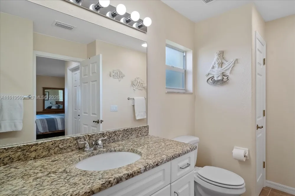 924 Lake Dr E Lake Placid, FL 33852