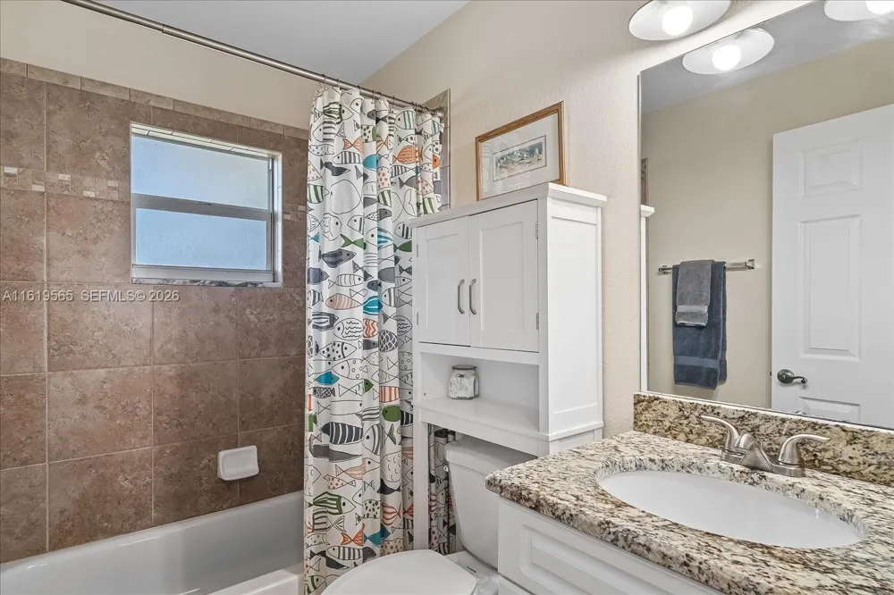 924 Lake Dr E Lake Placid, FL 33852