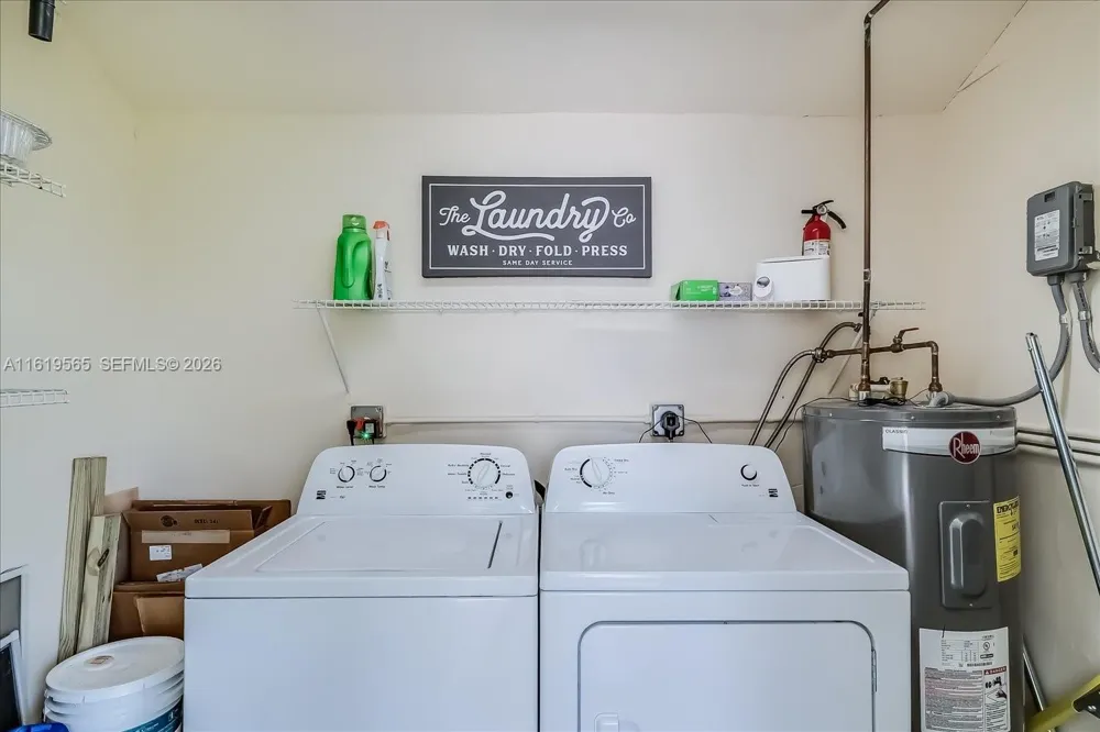924 Lake Dr E Lake Placid, FL 33852
