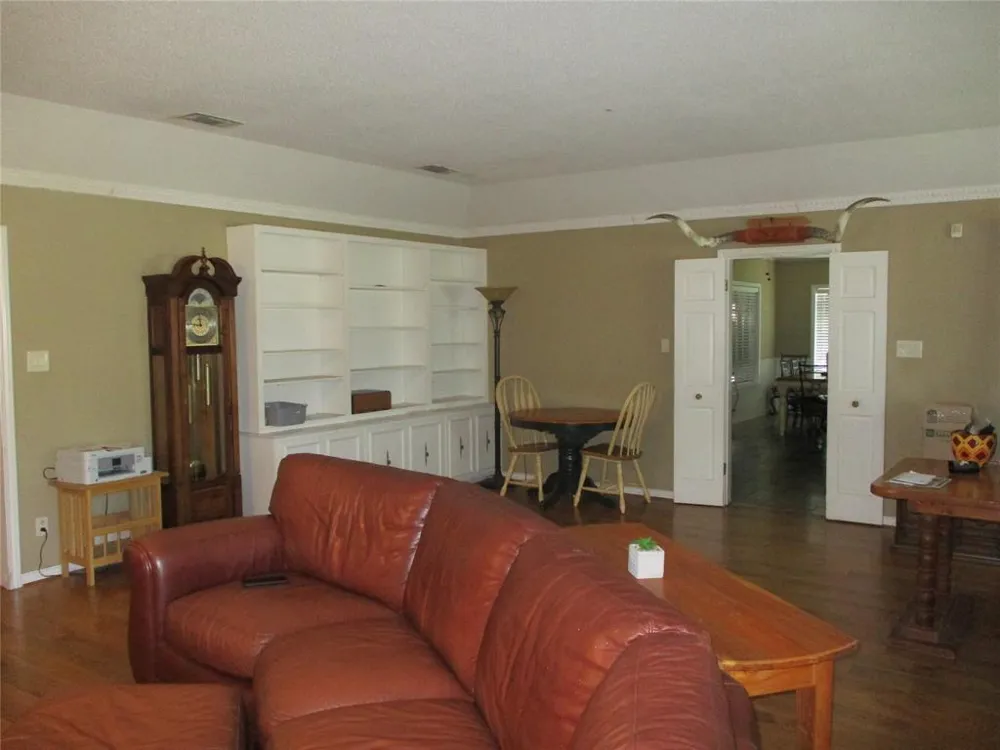 235 Industrial Point, TX 75472