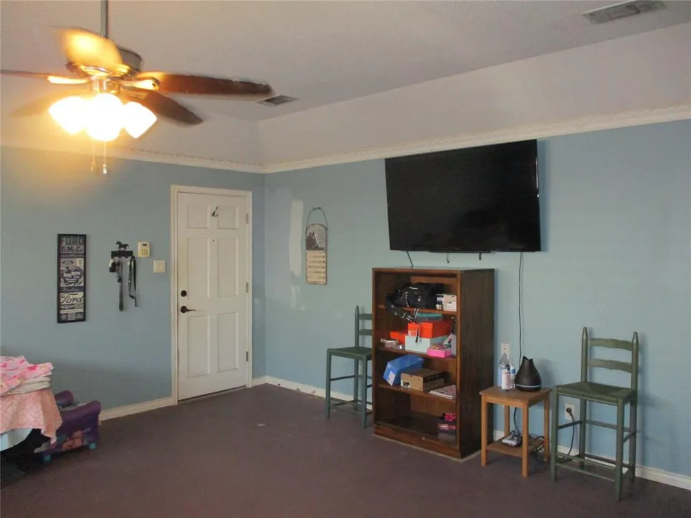235 Industrial Point, TX 75472