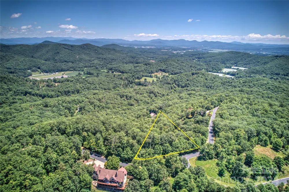 1018 Mills River Way Horse Shoe, NC 28742