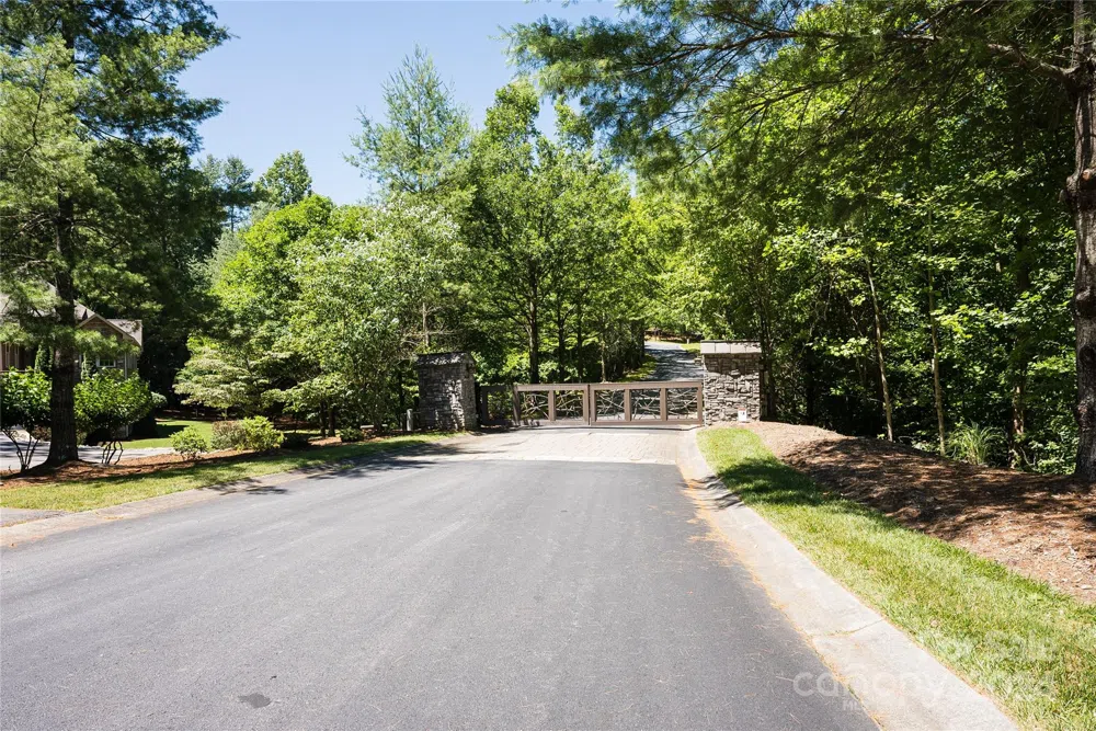 1018 Mills River Way Horse Shoe, NC 28742