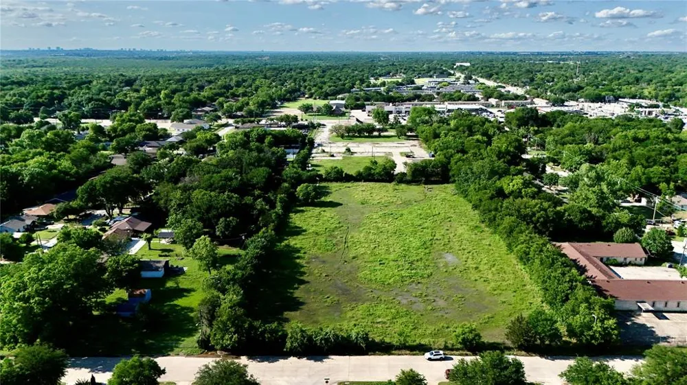 6820 Lake June Road Dallas, TX 75217