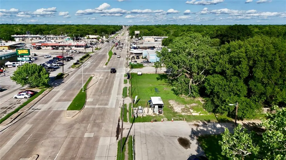 6820 Lake June Road Dallas, TX 75217