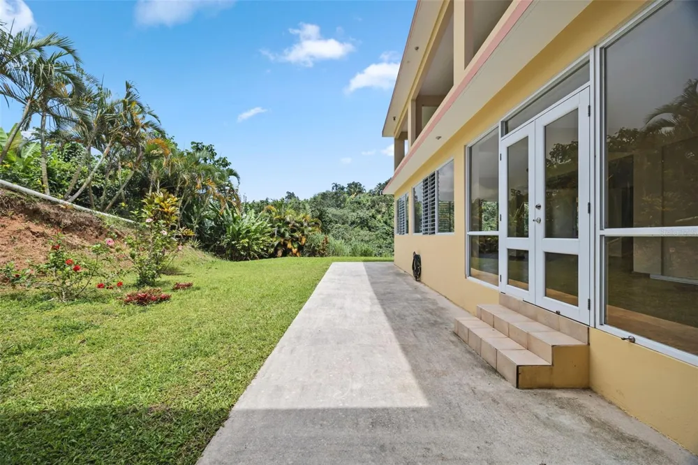 PR 529 KM 1.2 LOMA BONITA, BO. YAHUECAS