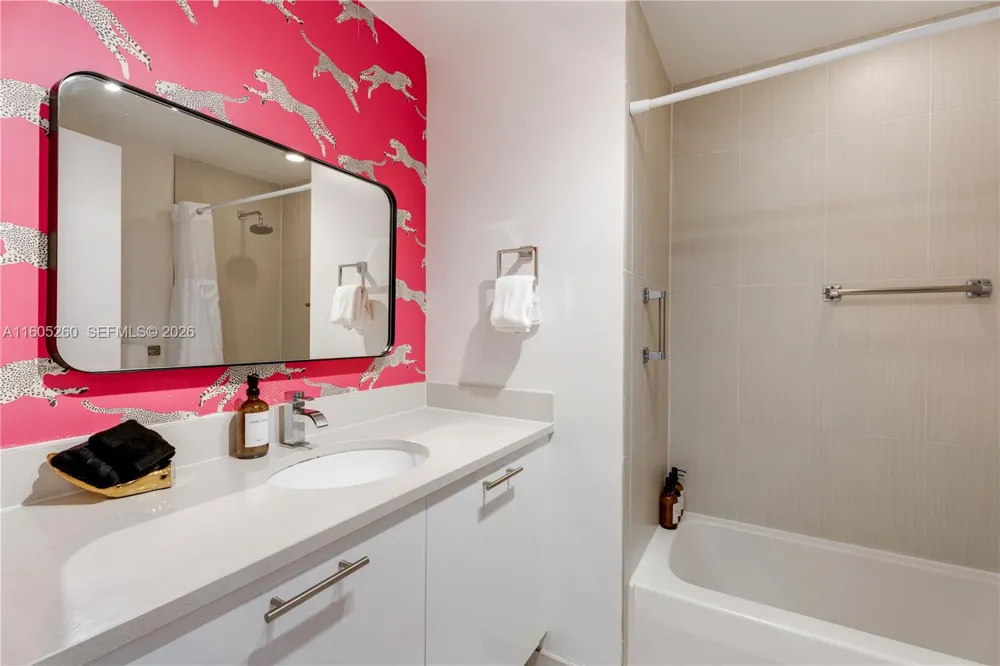 3250 NE 1st Ave #715 Miami, FL 33137