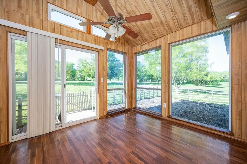 970 Mcreynolds Road Sanger, TX 76266