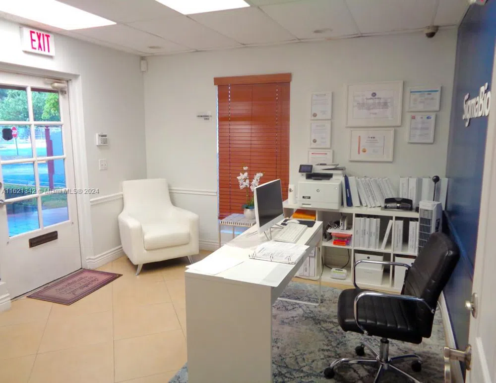 7737 University Dr ##101 Tamarac, FL 33321