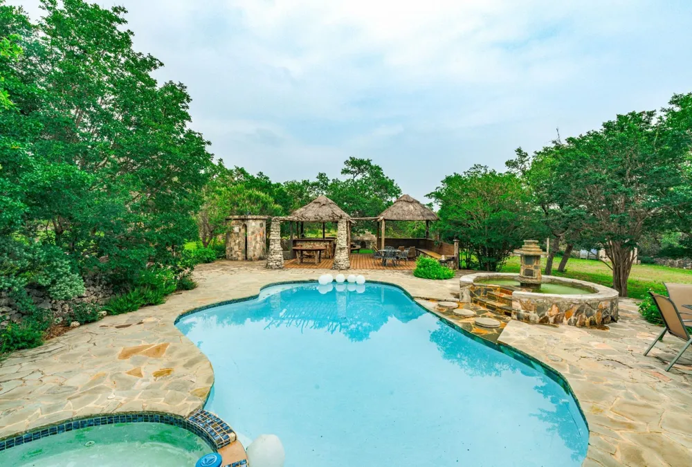 1218 Oakwood Loop San Marcos, TX 78666