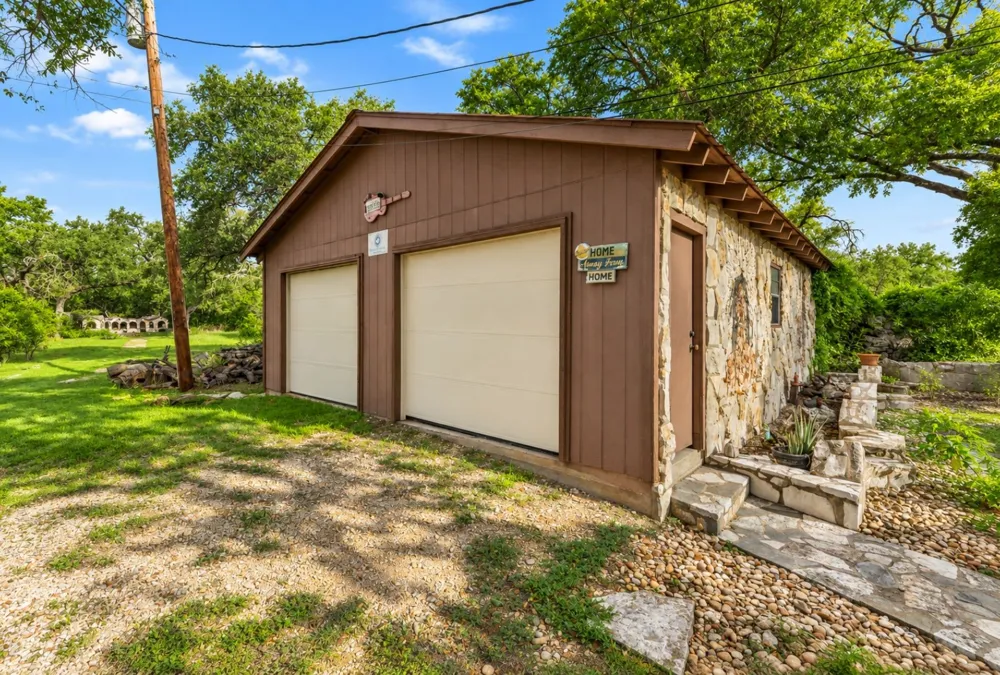 1218 Oakwood Loop San Marcos, TX 78666