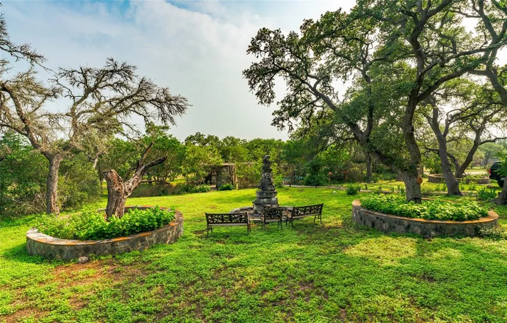 1218 Oakwood Loop San Marcos, TX 78666