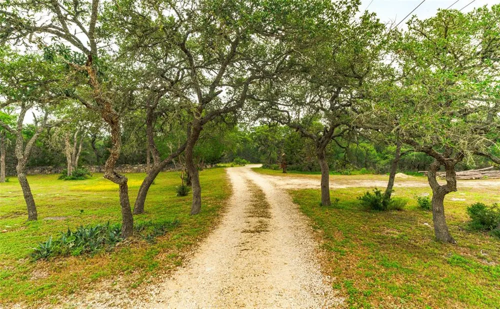1218 Oakwood Loop San Marcos, TX 78666