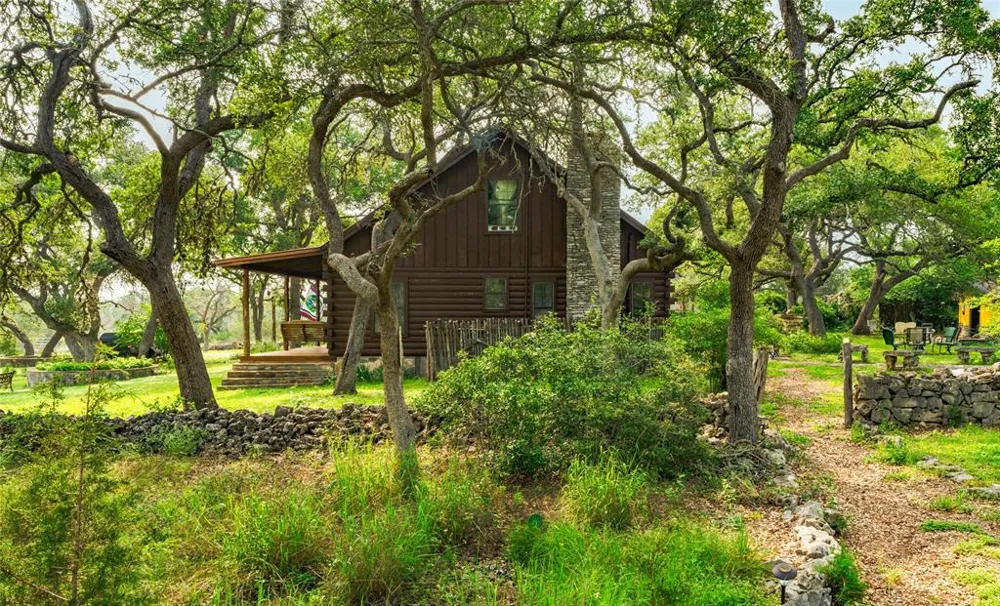 1218 Oakwood Loop San Marcos, TX 78666