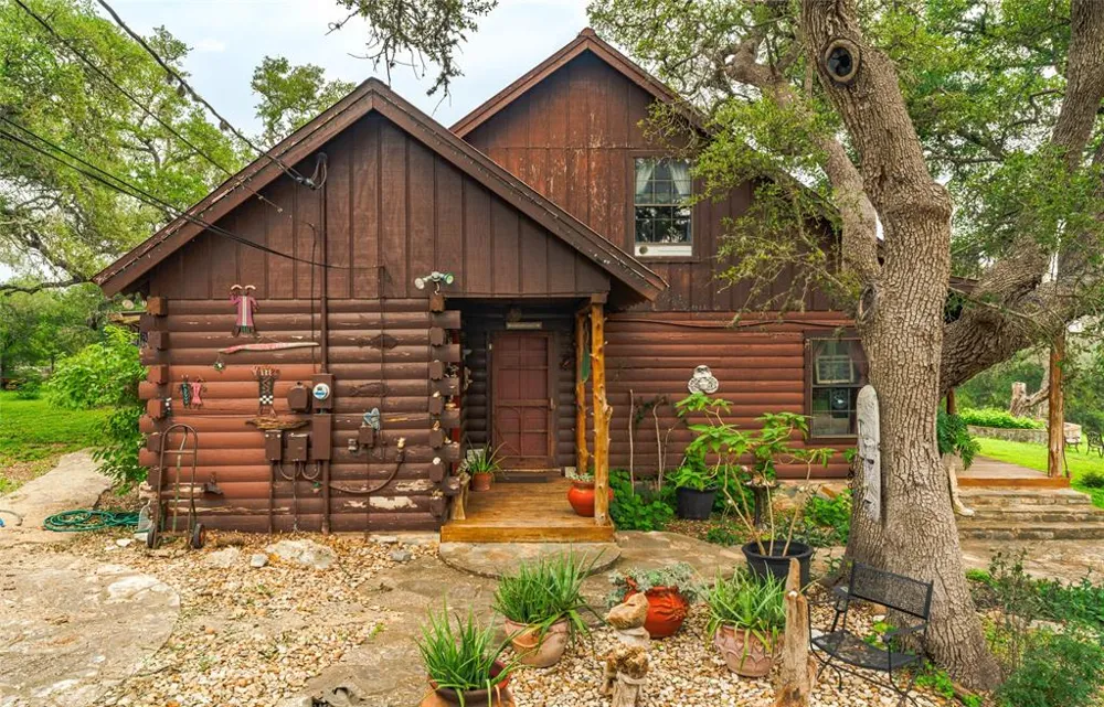 1218 Oakwood Loop San Marcos, TX 78666