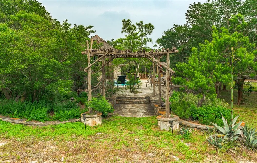 1218 Oakwood Loop San Marcos, TX 78666