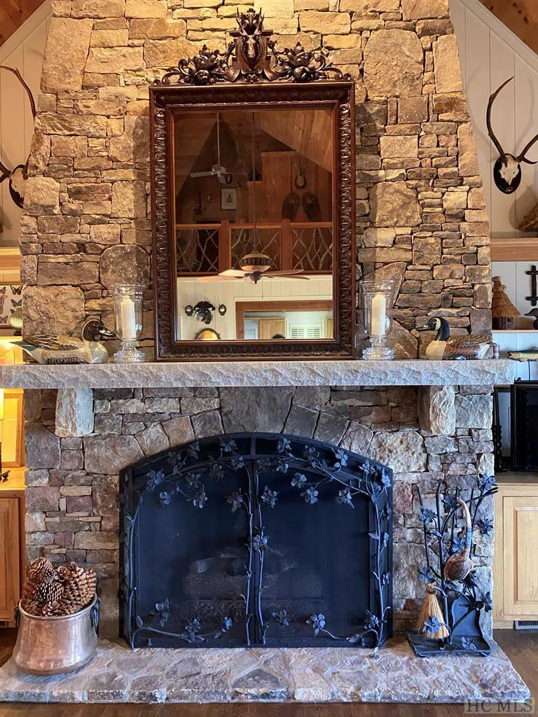 1734 Toxaway Drive Lake Toxaway, NC 28474