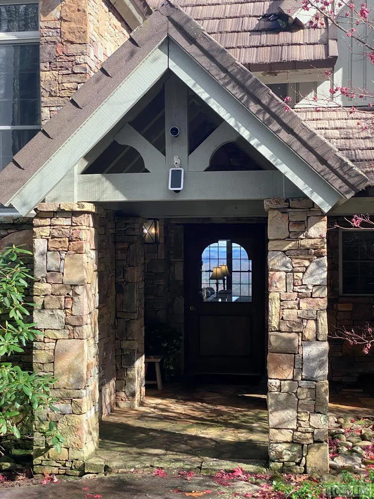 1734 Toxaway Drive Lake Toxaway, NC 28474