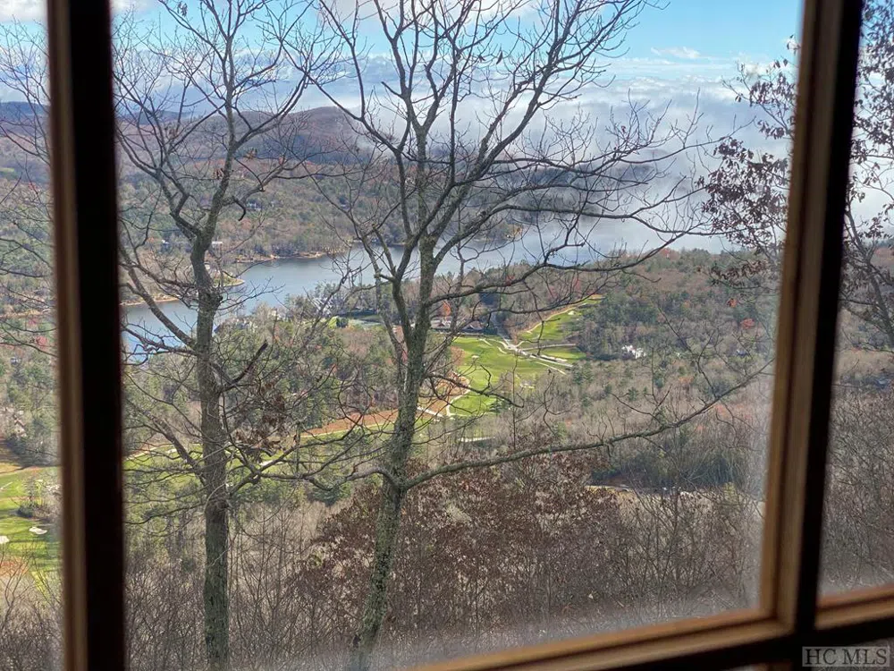 1734 Toxaway Drive Lake Toxaway, NC 28474