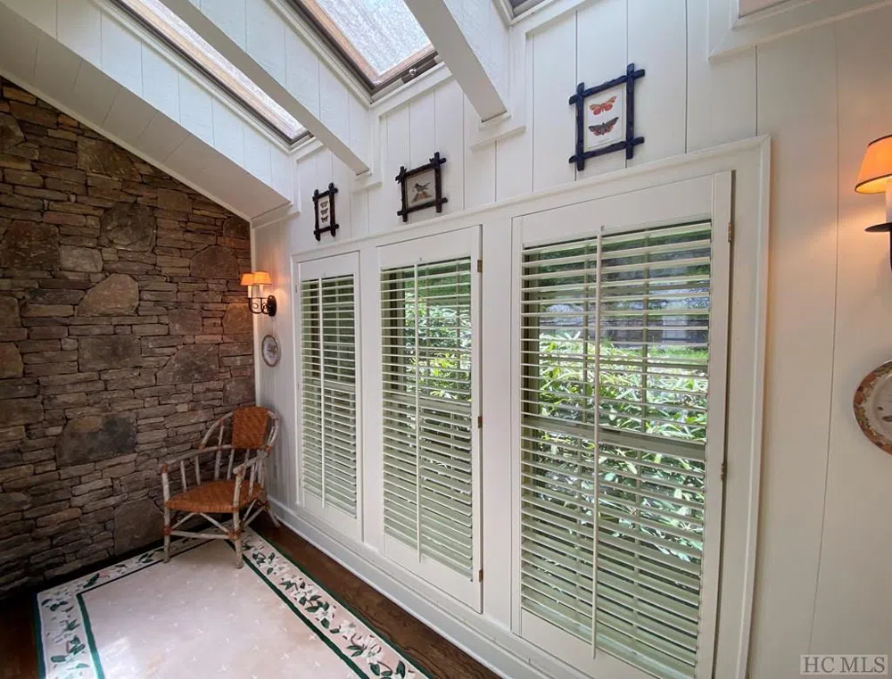 1734 Toxaway Drive Lake Toxaway, NC 28474