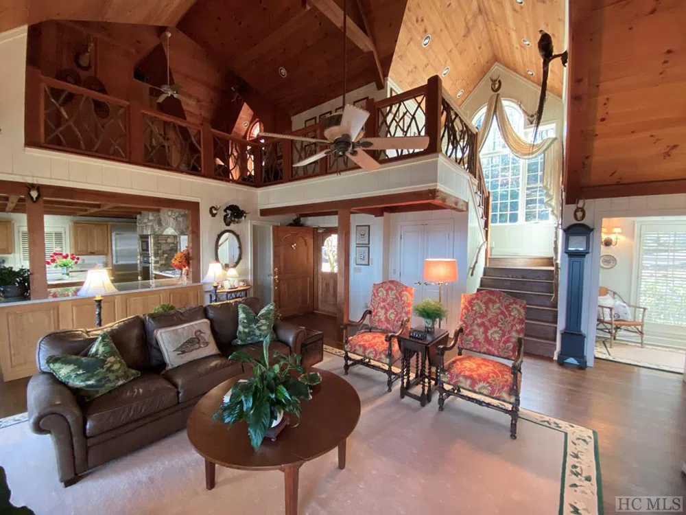 1734 Toxaway Drive Lake Toxaway, NC 28474