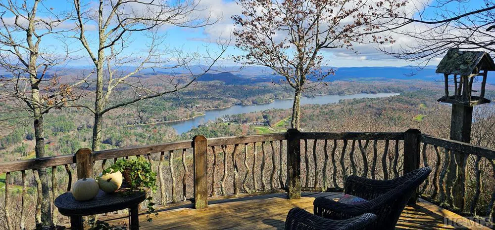 1734 Toxaway Drive Lake Toxaway, NC 28474
