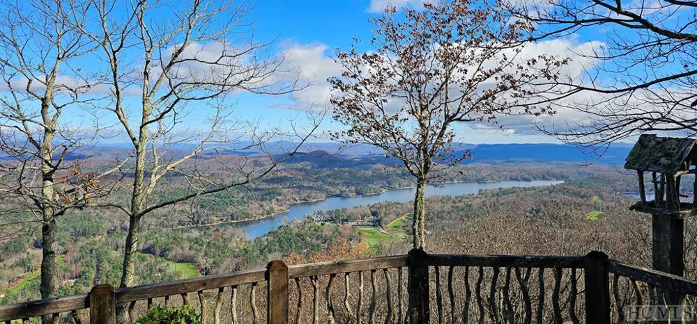 1734 Toxaway Drive Lake Toxaway, NC 28474