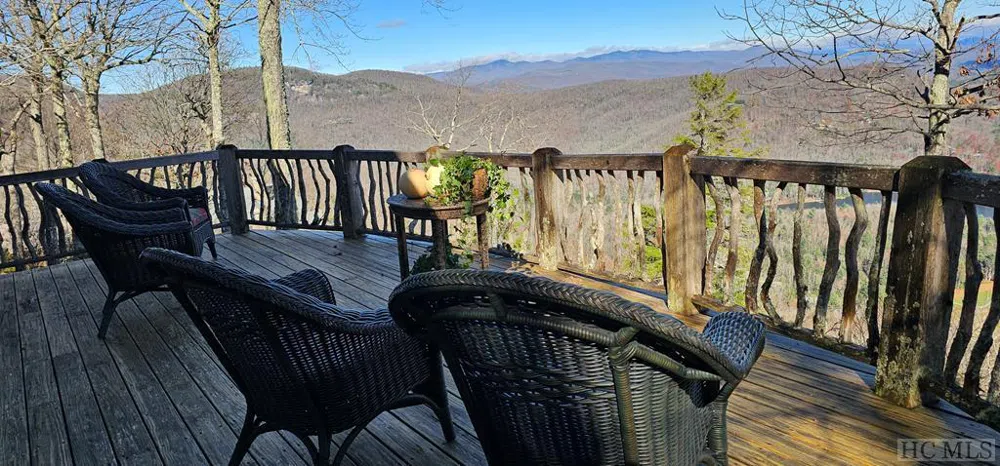 1734 Toxaway Drive Lake Toxaway, NC 28474