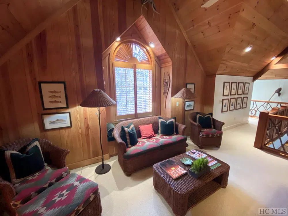 1734 Toxaway Drive Lake Toxaway, NC 28474