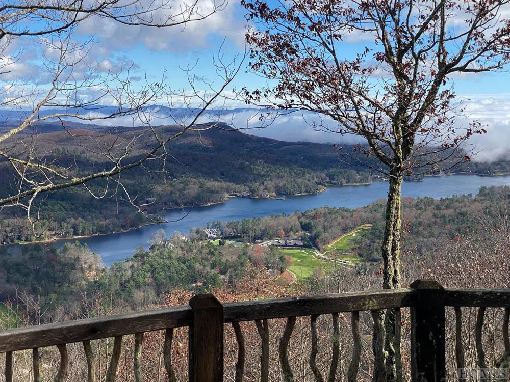 1734 Toxaway Drive Lake Toxaway, NC 28474