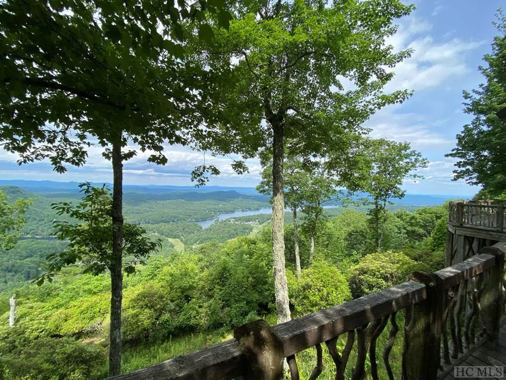 1734 Toxaway Drive Lake Toxaway, NC 28474