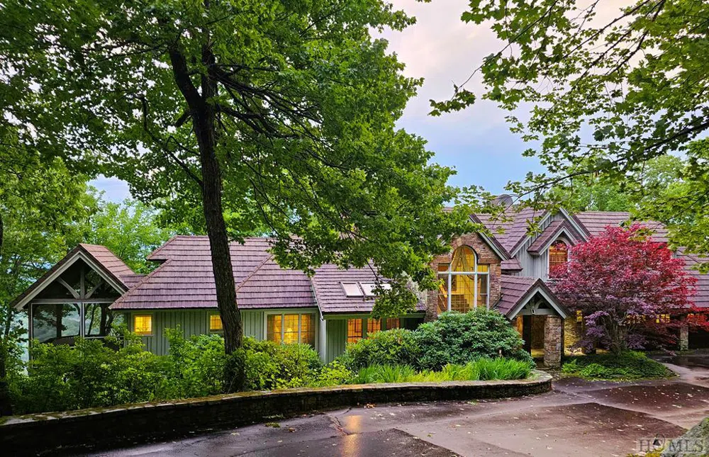 1734 Toxaway Drive Lake Toxaway, NC 28474