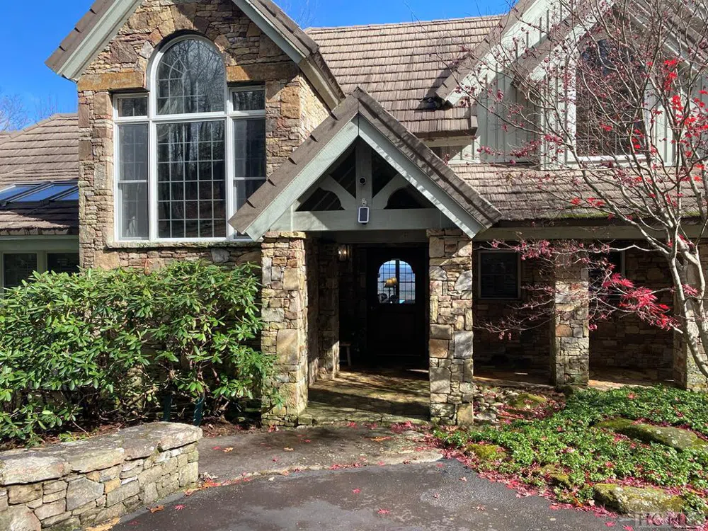 1734 Toxaway Drive Lake Toxaway, NC 28474