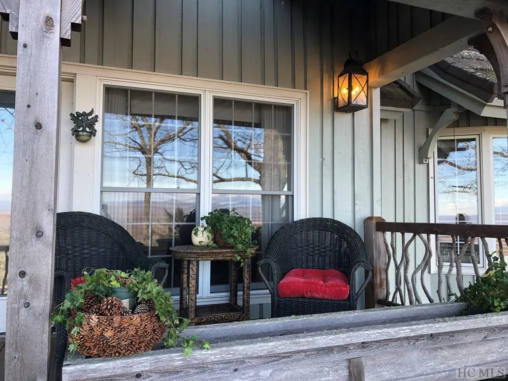 1734 Toxaway Drive Lake Toxaway, NC 28474