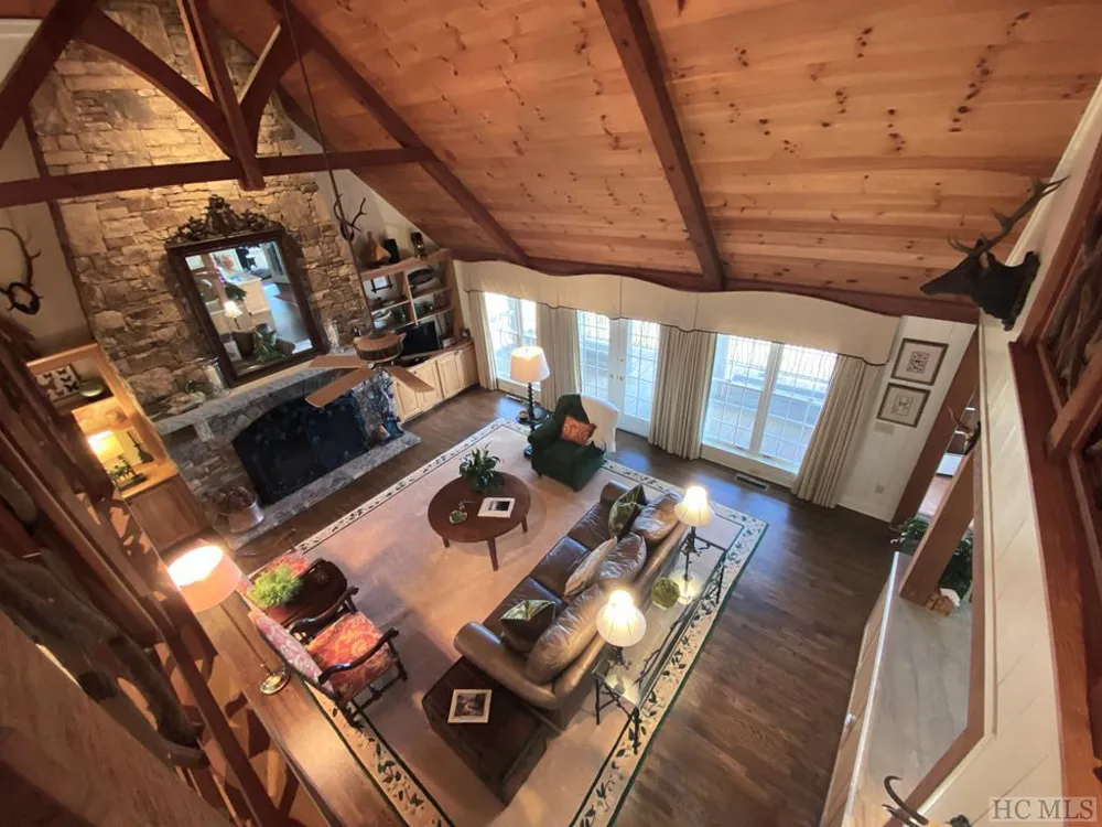 1734 Toxaway Drive Lake Toxaway, NC 28474