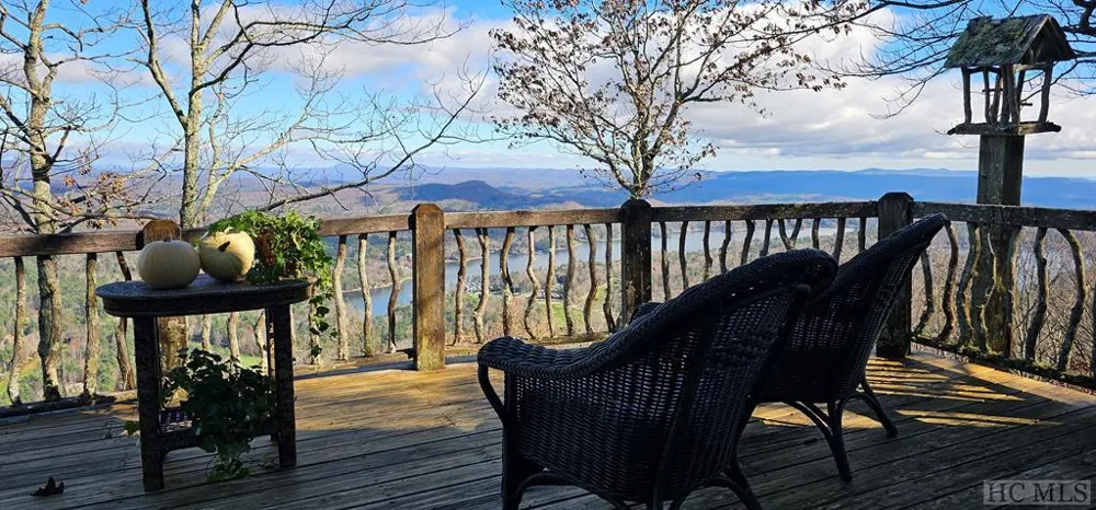 1734 Toxaway Drive Lake Toxaway, NC 28474