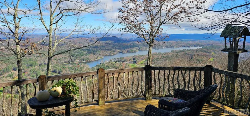 1734 Toxaway Drive Lake Toxaway, NC 28474