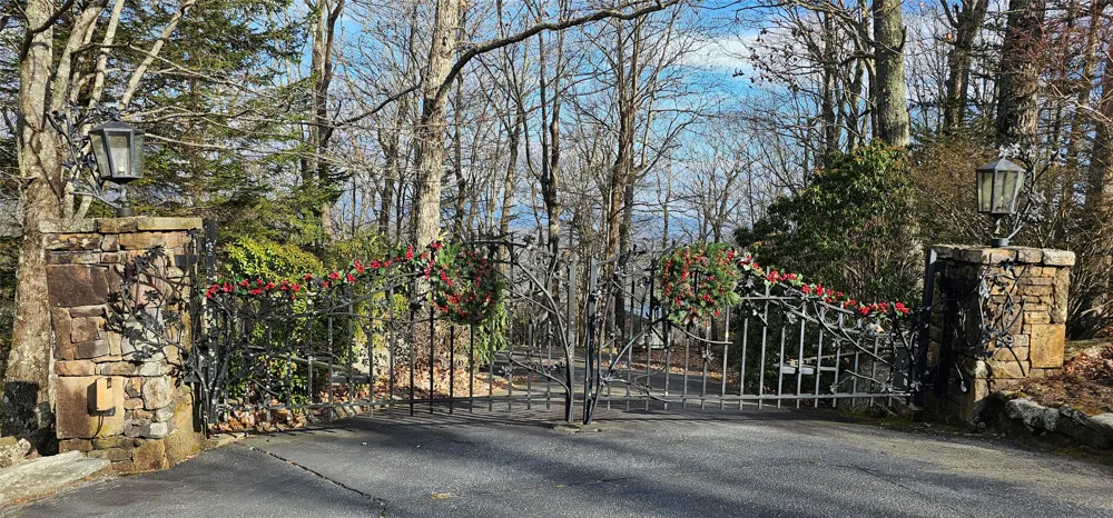 1734 Toxaway Drive Lake Toxaway, NC 28474